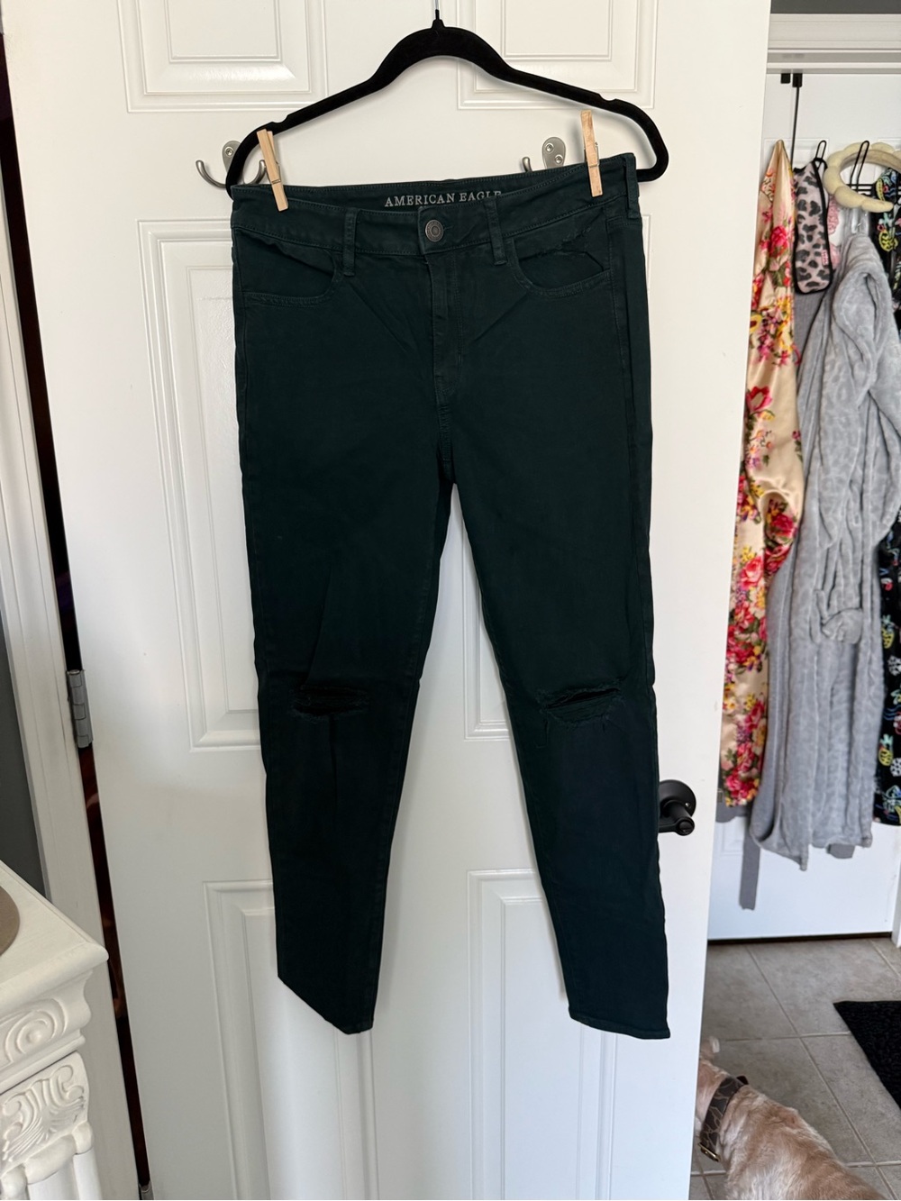 American Eagle Outfitters Women’s Distressed Black Skinny Jeans